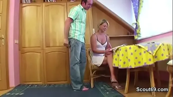 HD He Seduce Hot Step-Mom to get His First Fuck with Her výkonné filmy