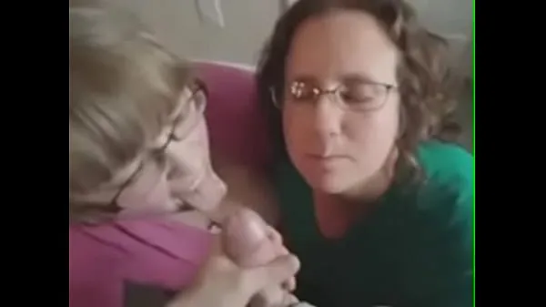 HD Two amateur blowjob chicks receive cum on their face and glasses پاور موویز