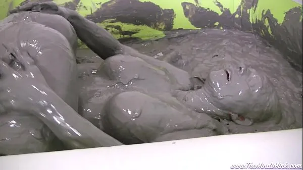 HD Horny Mud Bath Girls with Mindi Mink teljesítményű filmek