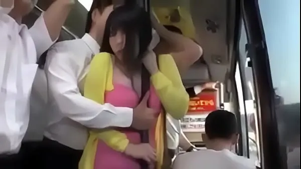 HD young jap is seduced by old man in bus teljesítményű filmek