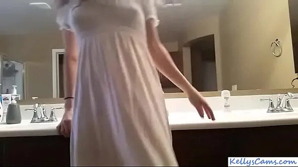 HD Webcam girl riding pink dildo on bathroom counter močni filmi