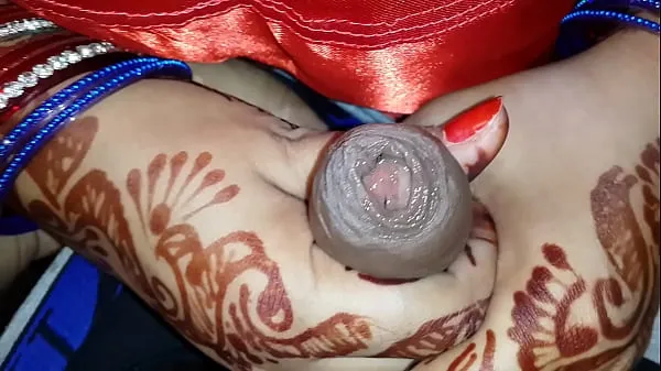 HD Sexy delhi wife showing nipple and rubing hubby dick güçlü Filmler