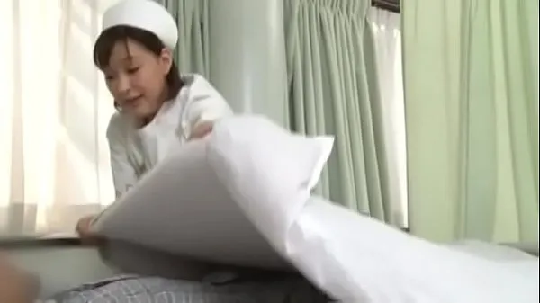 HD Sexy japanese nurse giving patient a handjob ภาพยนตร์ที่ทรงพลัง
