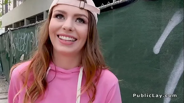 HD Teen with cap gets facial in public krachtige films