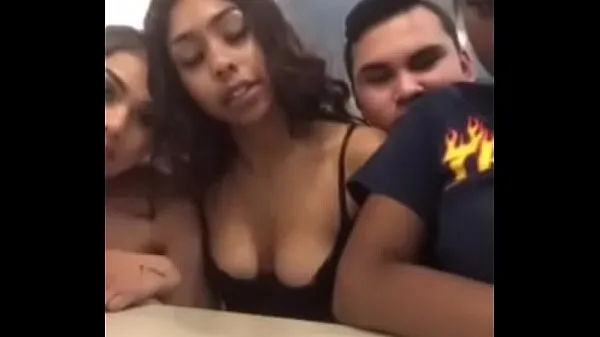 HD Crazy y. showing breasts at McDonald's kraftfulle filmer