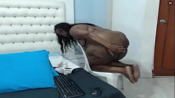 HD Slutty Colombian webcam hoe munches on her own panties during pee show 강력한 영화