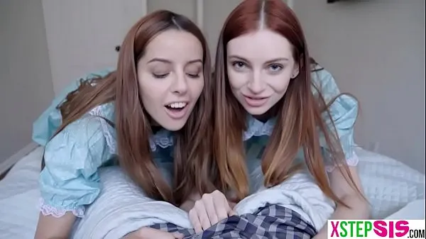 HD Creepy teen stepsisters share his cock in a threesome močni filmi