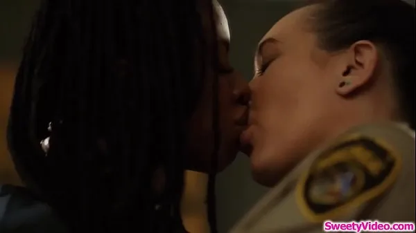 HD Ebony inmate eats lesbian wardens pussy krachtige films