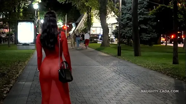 HD-Red transparent dress in public tehoa elokuviin