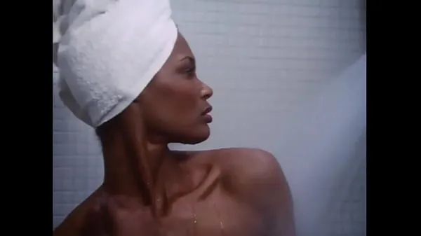 HD Kolchak The Night Stalker: Sexy Ebony Shower Girl (Different Quality) HD پاور موویز