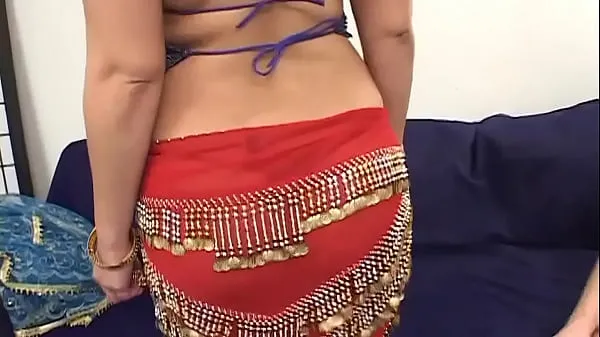 HD Chubby indian girl is doing her first porn casting and starts with a double decker výkonné filmy