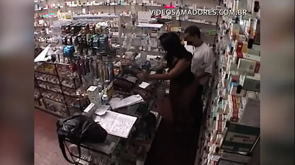 Filmes potentes The owner of the pharmacy gives the client a and a hidden camera films everything em HD