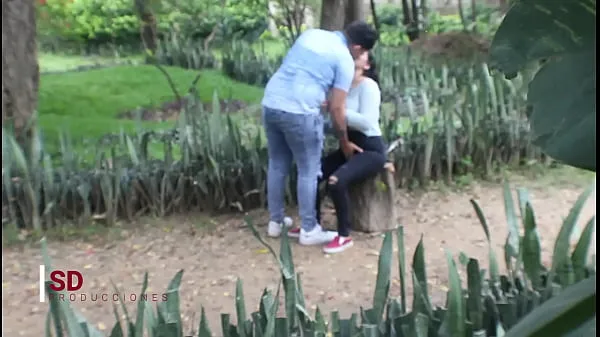 HD SPYING ON A COUPLE IN THE PUBLIC PARK پاور موویز
