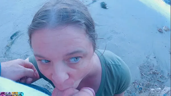 HD Stepson cheats with stepmom on the beach kraftfulle filmer