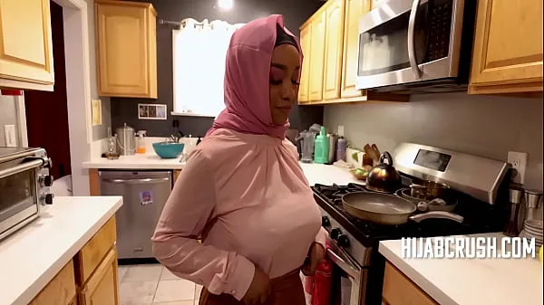 HD Curvy Ebony In Hijab Rides Like A Pro- Lily Starfire teljesítményű filmek