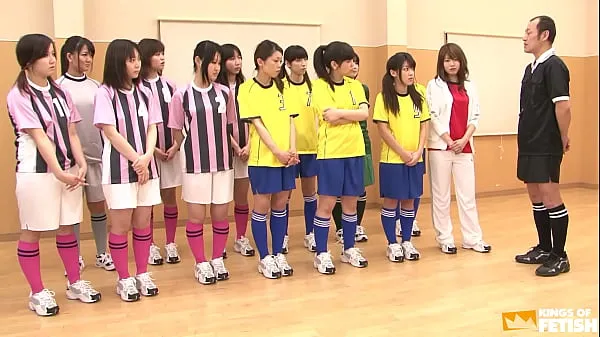أفلام عالية الدقة Japanese female team listen and take a lesson from their coach قوية