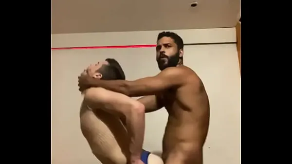 एचडी Taking advantage of the empty room to fuck at the party पावर मूवीज़