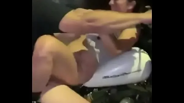 HD Crazy couple having sex on a motorbike - Full Video Visit kraftfulle filmer