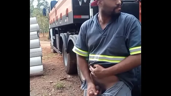 HD Worker Masturbating on Construction Site Hidden Behind the Company Truck power-film