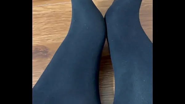 HD Flaunting and rubbing together my black nylon feet krachtige films